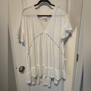 NWOT White Stud Top, Size:L
